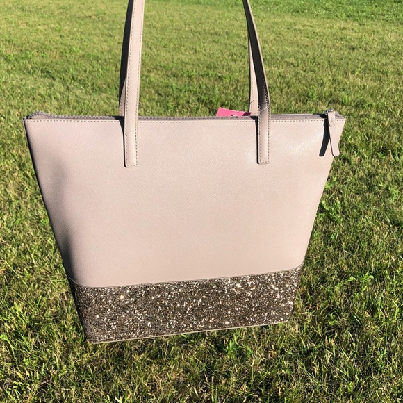 ✨HP✨ Kate Spade Penny Greta Court Cityscape Tote - Picture 5 of 16